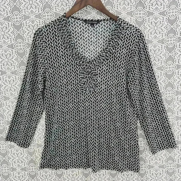 41 Hawthorn printed v neck details 3/4 sleeve Stretched blouse M - Picture 1 of 8